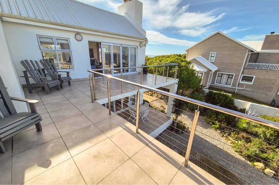 4 Bedroom Property for Sale in Oceanview Heights Western Cape